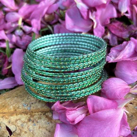 GREEN BANGLES - Picture 14 of 16